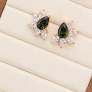 BRINCO OURO PERIDOTO