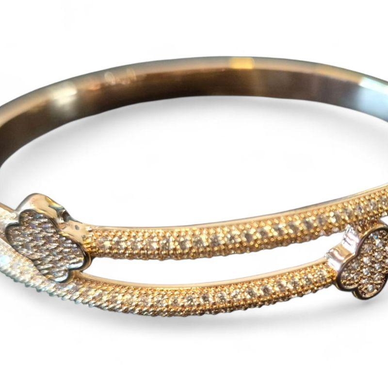 BRACELETE TREVO CRAVEJADO