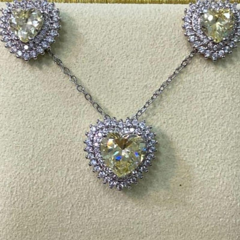 CONJUNTO CORAÇAO YELLOW FANCY CRAVEJADO
