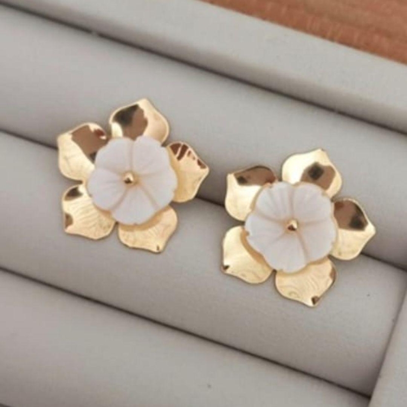 BRINCO FLOR OURO MADREPEROLA G