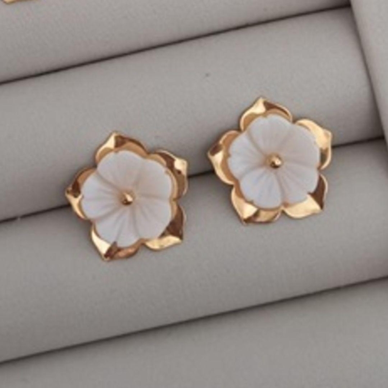 BRINCO FLOR OURO MADREPEROLA P