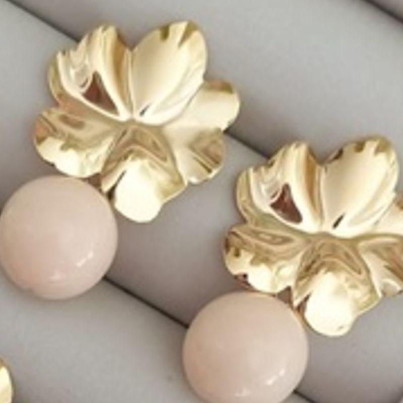 BRINCO FLOR NUDE