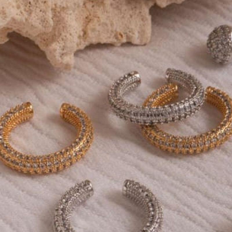 PAR PIERCING FAKE CRAVEJADO OURO