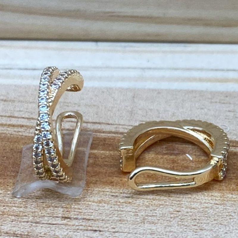 PAR PIERCING FAKE OURO CRAVEJADO