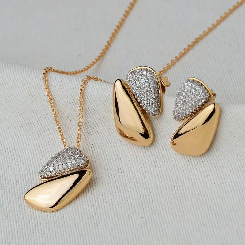 CONJUNTO CRAVEJADO GLAMOUR