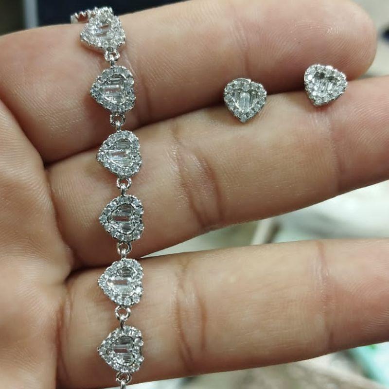 CONJUNTO PULSEIRA + BRINCO  CORAÇÃO CRISTAL