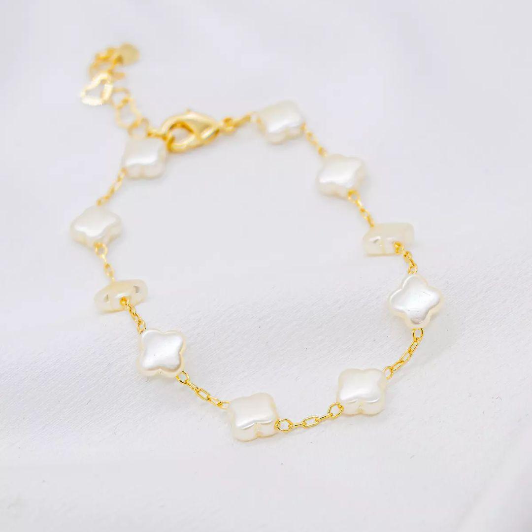 PULSEIRA MINI ELOS COM TREVOS MADREPEROLA